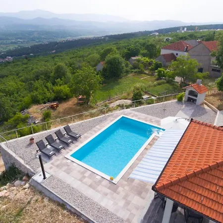 Villa Toni, In Imotski, Private Pool, Barbeque, Private Parking *