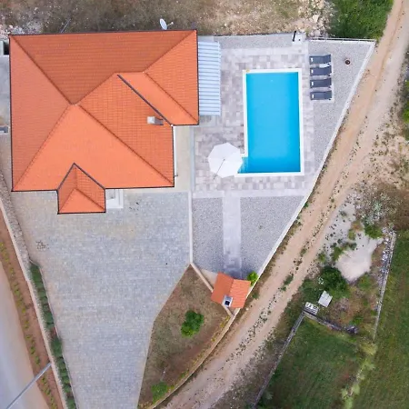 Villa Toni, In Imotski, Private Pool, Barbeque, Private Parking