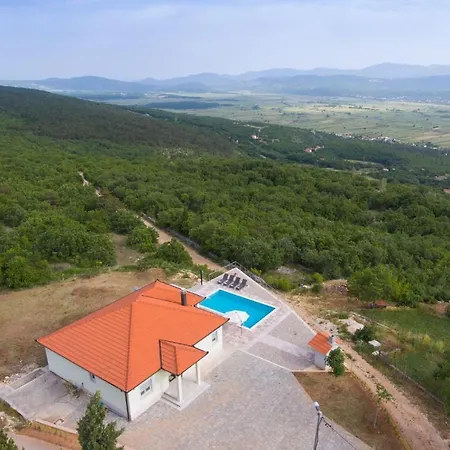 Villa Toni, In Imotski, Private Pool, Barbeque, Private Parking Imotski